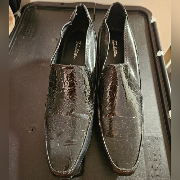 Womens Black Heeled Booties Boots Shoes Snake Pattern Size 11 - Picture 3 of 5